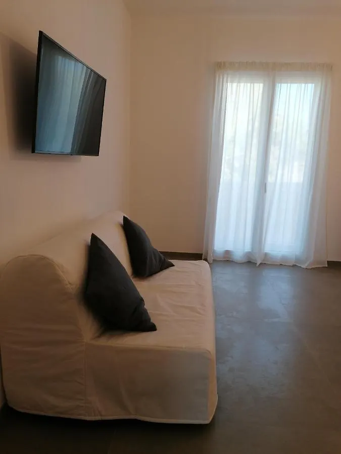 Chiaralice Villa Noto 0*,